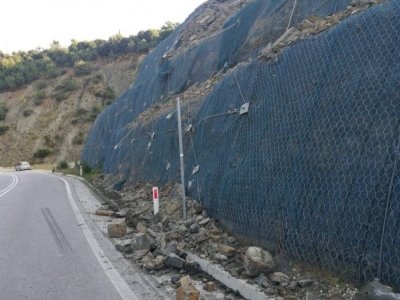 Shembet masivi shkëmbor, rrezik në aksin Gramsh-Elbasan