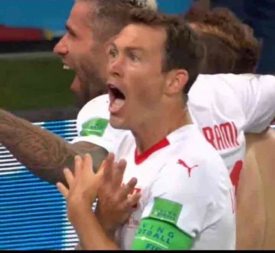 Bëri shqiponjën, çfarë vendos FIFA për Lichtsteiner