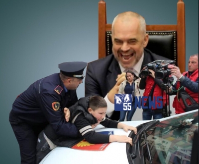 Femija qe hiqet zvarre nga policia