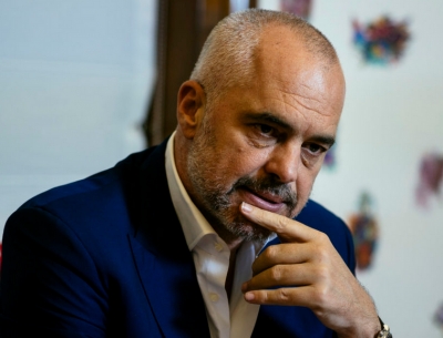 Shpërthen gazetari: Edi ti je një m*t dhe do përfundosh në …
