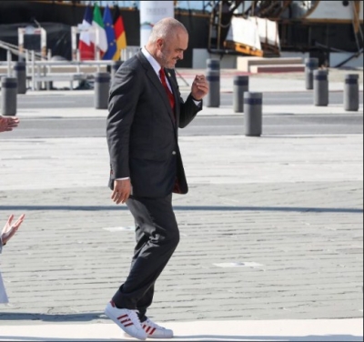 Po ti more kryeministër i llogjeve nuk ke faj?