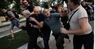 Selanik/ Kryebashkiaku dhunohet gjatë një manifestimi (video)