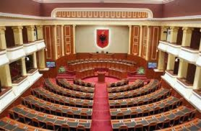 FOTO/ Ironia epike e Demaliajt, ‘më doli emri për deputet’