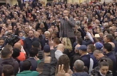 Protesta para Kuvendit/ Salianji: S’ka gardh që na ndal