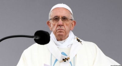 Papa Françesku tërheq mandatin e peshkopëve që abuzuan me të mitur në Kili