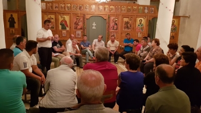 Rilindja nuk ka më asnjë lloj respekti, fushatë edhe në kishë!