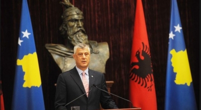 Video/Thaçi thirret per te mbajtur fjalen, pjesemarresit ovacione kunder tij