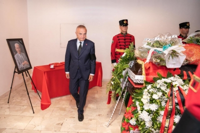 Presidenti Meta nderon kujtimin e Gjeneral Rrahman Parllakut: Gjithmonë mes nesh me personalitetin e pamposhtur