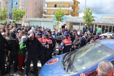 Skandali/ Oficeri i policisë gjyqësore që arrestoi Klevis Balliun i kapur në përgjime për blerje votash