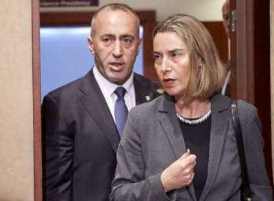 Haradinaj-Mogherinit: Dialogu të vijojë pa e lidhur me taksën, inkurajuat ndryshime kufijsh