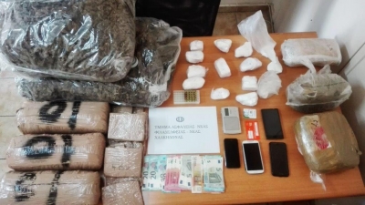 Sekuestrohet heroinë dhe hashash çokollatë, kapen 3 shqiptarë