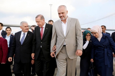 Menjëherë pas takimit me Erdogan, Edi Rama mbyll të gjitha shkollat e Gylen