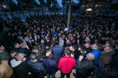 Durrësi i jep mesazhin e qartë Ramës për 16 shkurtin/ Fotot e pritjes së Bashës