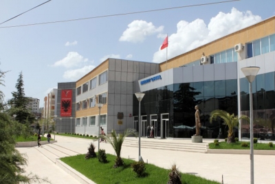 Provime me lekë, ndalohen ndërmjetësit tek pedagogët e Universitetit Elbasan