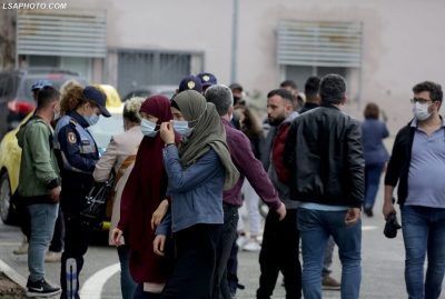 Qytetarët ”çlirohet” nga maskat, por jo nga ora policore