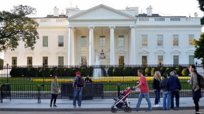 Presidenti Trump nderon viktimat e komunizmit