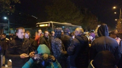 Policia terror në &#039;Astir&#039;, arreston banorët