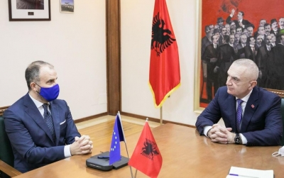 Meta takon Soreca-n dhe ambasadorin e OSBE: Vlerësova mesazhin e BE se autorët e dosjeve 184 dhe 339 nuk do të amnistohen. Kush përfshihet në krim zgjedhor do të…