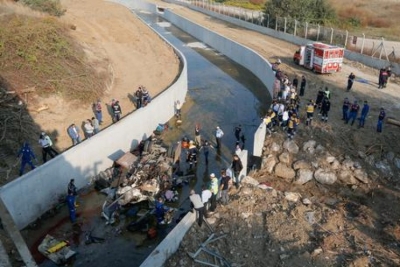 Tragjedi në Turqi, bie në lumë kamioni me emigrantë, 19 të vdekur