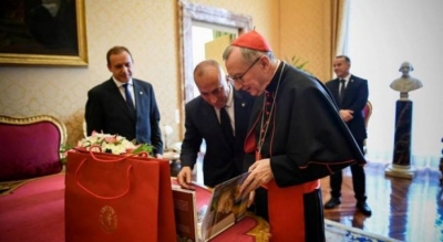 Pritja në Vatikan, Haradinaj takohet me Papa Fraçeskun: Një ditë e madhe për Kosovën