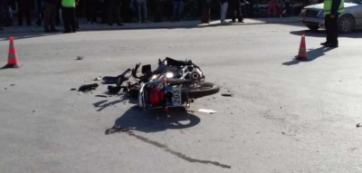Aksident në Tiranë-Durrës, plagoset drejtuesi i motorit
