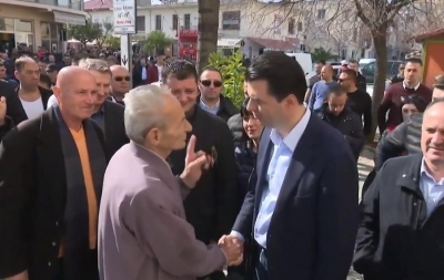 FOTOLAJM/ Isha sëmurë, por për ty ndenja: më thanë është Basha!