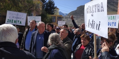 Këlcyrë, banorët protestojnë kundër bashkisë dhe qeverisë