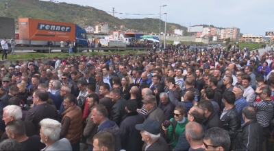 Protesta në 4 qytetet, policia procedon deputetët pjesëmarrës dhe qytetarë