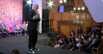 Rama tallet me të riun e papunë: Të gjej punë në ngarkim-shkarkim