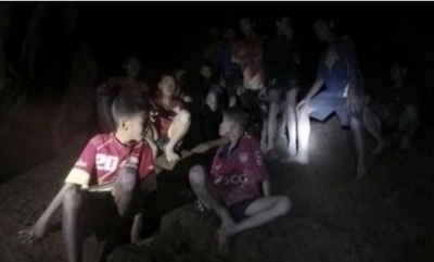 12 fëmijët e bllokuar në shpellë letër prindërve: Mos u shqetësoni!
