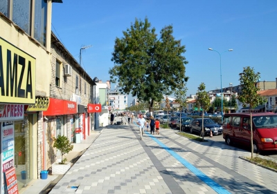 FOTOT/Kamëz, vijojnë me intensitet punimet te pedonalja dhe qendra e qytetit, Xhelal Mziu inspekton punimet