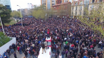 Fotogaleria nga protesta madhështore para Parlamentit!