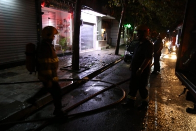 Siguria në dorë të krimit, pas Pogradecit në Tiranë i vihet flaka një biznesi