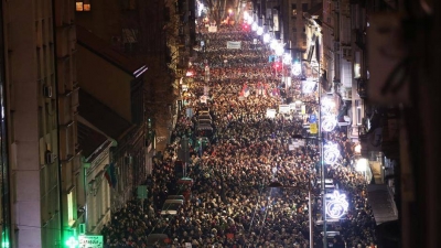 Më e madhja ndonjëherë në Serbi/ Dhjetëra mijëra kundër Vuçiçit në Beograd