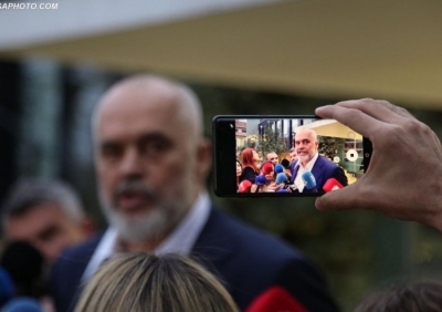 VOA: Rama, në qendër të kritikave për marrëdhëniet e tij me median