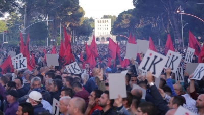 Zbulohen detaje/ Ç’do ndodhë pasdite në protestën para Kryeministrisë