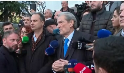 ‘Gjykata e Lartë ka kryer tradhti ndaj ligjit’/ Berisha: Sot nisëm protestat kundër institucioneve të shndërruara në armë të diktaturës!