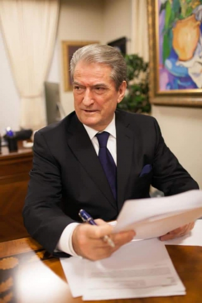 Menaxhimi i pandemise ne Shqiperi, nje piramide gjigande mashtrimi e vjedhje!