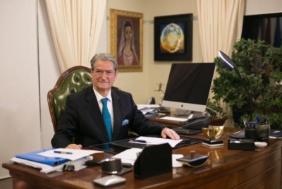 Vajza gjermane ka frikë të vijë në Rinas nga grabitjet, Berisha: Ja ku e katandisi kreu i Meduzës, Shqipërinë!