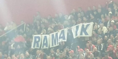 Protestë në stadiumin e Shkodrës, tifozët: “Rama ik!”