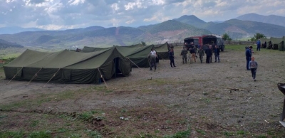 “Po jetojmë në kasolle”, banorët e Qafëzezit në protestë: Po bëhen punime selektive