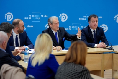 Berisha: Koreja e Jugut desh mori flakë për një çantë Dior! Këtu ministret mbajnë çanta deri në 500 mijë euro