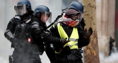 Shkon në 9 numri i viktimave në protestat franceze