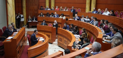 Vendimi për prishjen e teatrit, i paligjshëm dhe me gafa qesharake