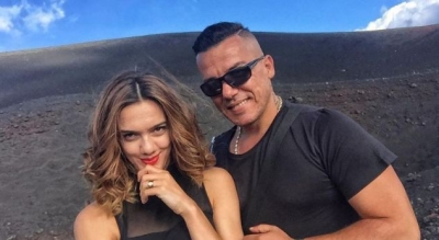 Klaudia Pepa në Tiranë, Albi Nako jashtë shtetit!