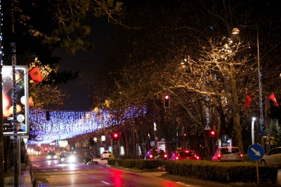 Meta nis vizitën në Mal të Zi, Podgorica mbushet me flamuj kuqezi (FOTOT)