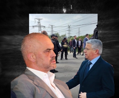 Berisha publikon pamjet, policë me kallashnikov mes protestuesve…