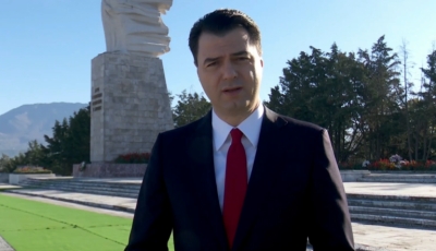 Basha homazhe në Varrezat e Dëshmorëve: 28 nëntori tjetër do na gjejë me një Shqipëri më të shëndetshme dhe më afër Europës