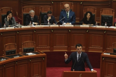 Basha në Parlament tregon zgjidhen për ngërçin: Duhet qeveri tranzitore dhe…
