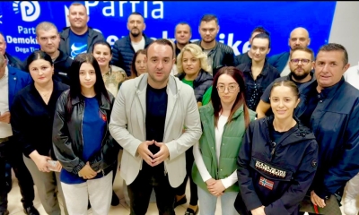 Protesta e 7 tetorit, Balliu takim me qytetarët: Tirana, gati për betejë dhe mosbindje civile!